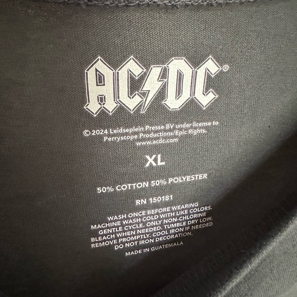 AC/DC Logo T-Shirt in Gray and Pastels NWT - Picture 3 of 3